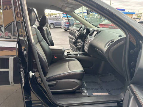 2020 Nissan Pathfinder SV