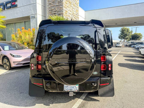 2023 Land Rover Defender 110 SE