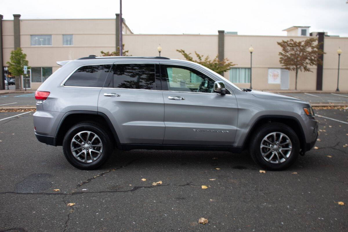 2016 Jeep Grand Cherokee for sale at Vrbo Motors in Linden, NJ