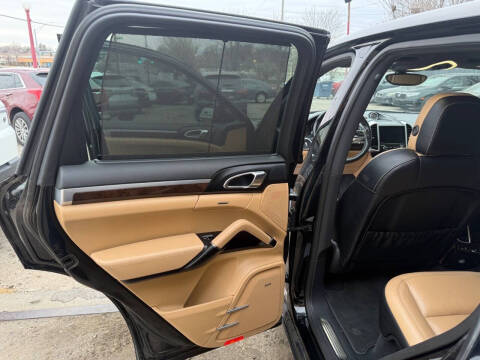 2018 Porsche Cayenne Platinum Edition