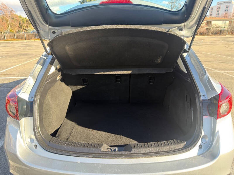 2018 Mazda MAZDA3 Sport