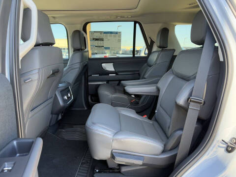 2025 Ford Expedition Active