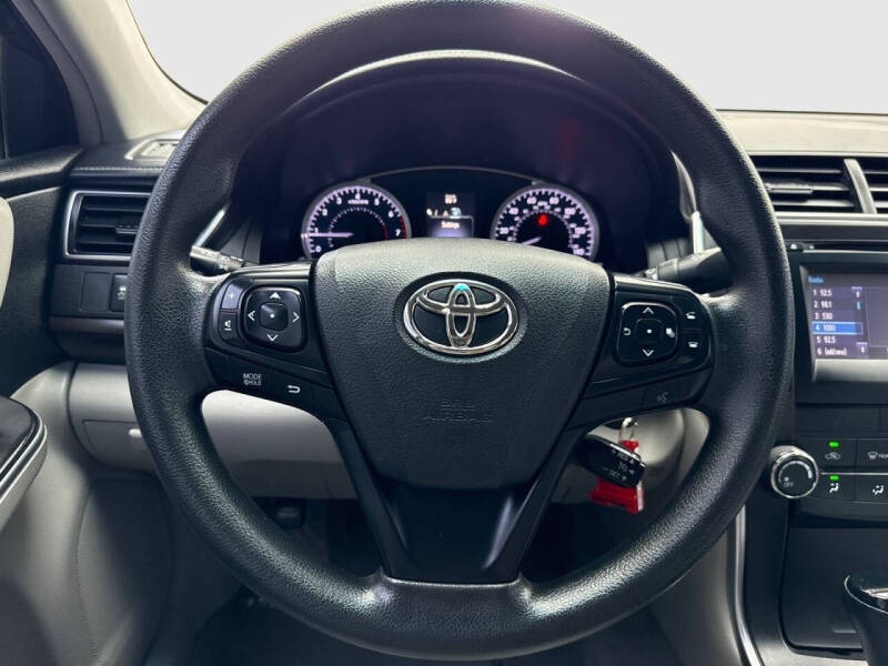 2017 Toyota Camry LE