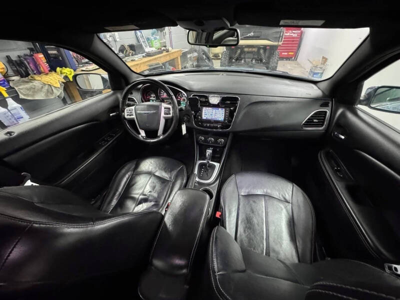 2012 Chrysler 200 Limited