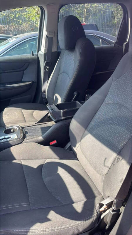 2015 GMC Acadia SLE-2