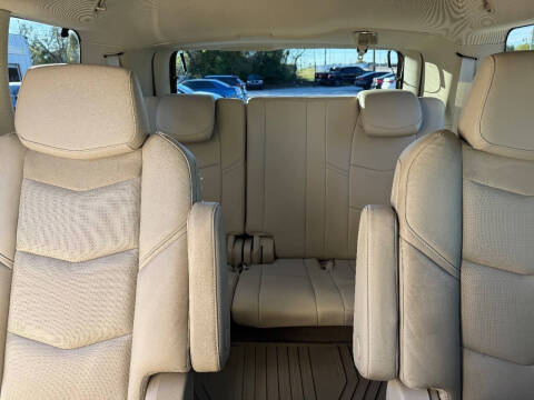 2017 Cadillac Escalade Luxury