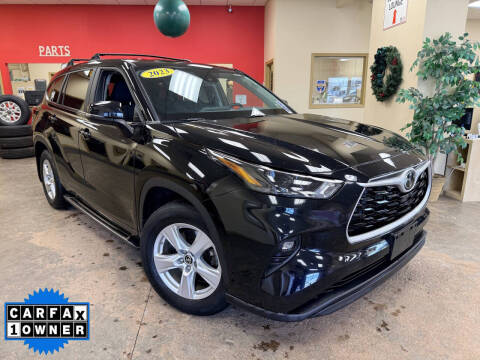 2023 Toyota Highlander LE