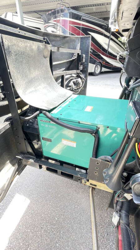 2013 Freightliner XCM Chassis