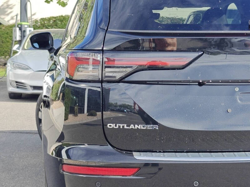 2025 Mitsubishi Outlander SE