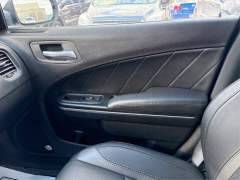 2016 Dodge Charger SXT