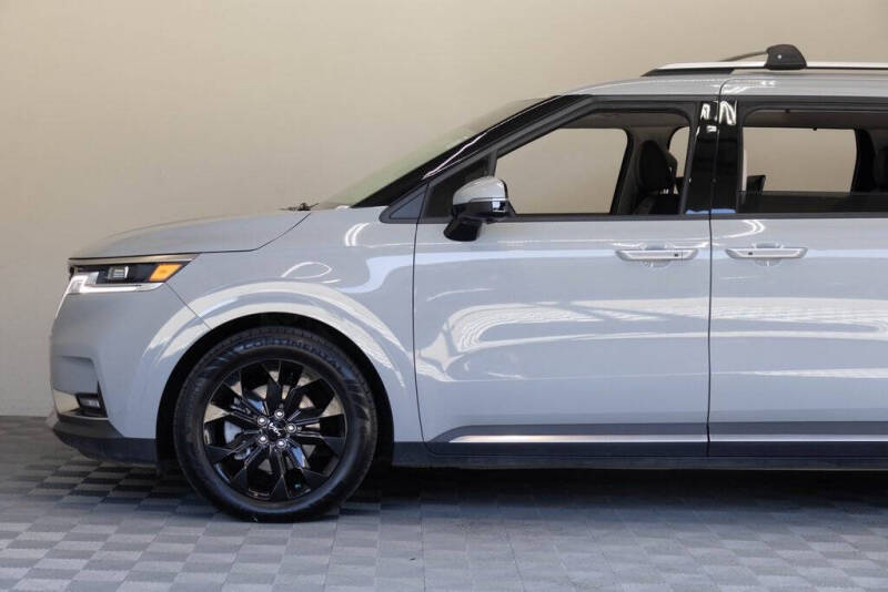 2024 Kia Carnival SX