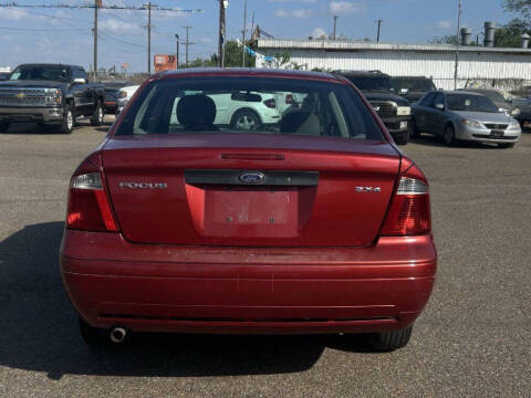 2005 Ford Focus ZX4 SE