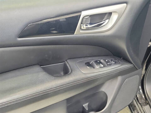 2018 Nissan Pathfinder SV