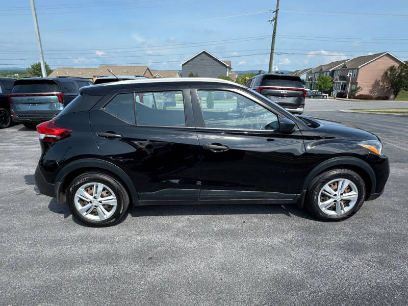 2019 Nissan Kicks S