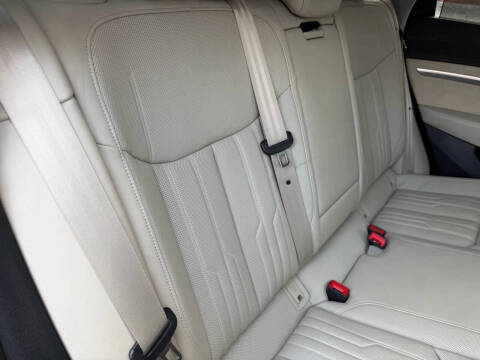 2019 Audi e-tron quattro Prestige