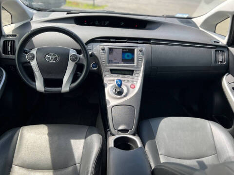 2014 Toyota Prius Five