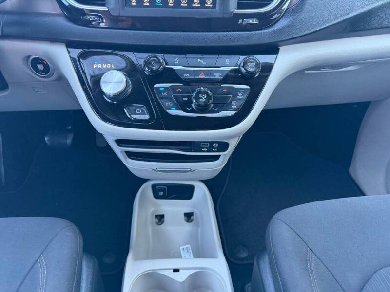 2019 Chrysler Pacifica LX