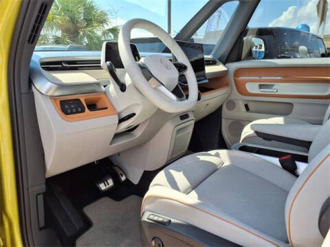 2025 Volkswagen ID. Buzz Pro S Plus 4Motion