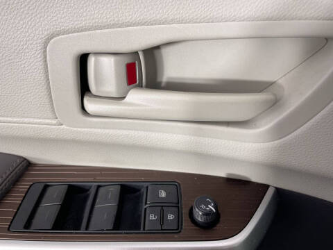 2023 Toyota Sienna LE 8-Passenger