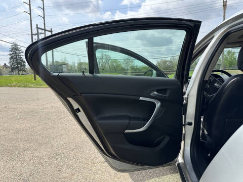 2012 Buick Regal Premium 1