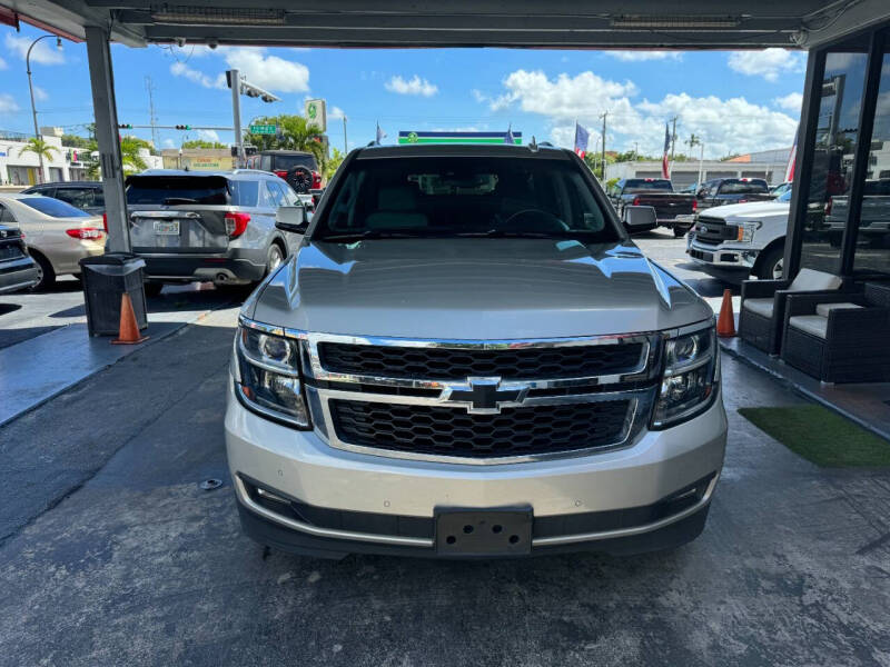 2016 Chevrolet Suburban LT photo 6