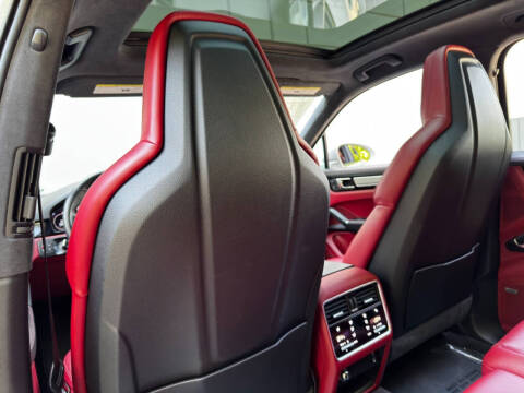 2022 Porsche Cayenne Turbo S E-Hybrid