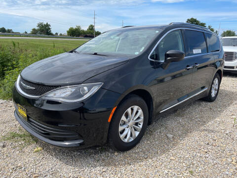 2018 Chrysler Pacifica for sale at Boolman's Auto Sales in Portland IN
