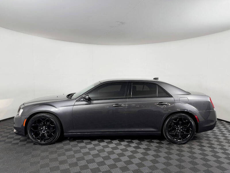 2017 Chrysler 300