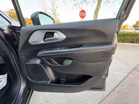 2022 Chrysler Pacifica Touring
