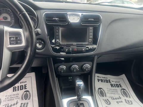 2011 Chrysler 200 Limited