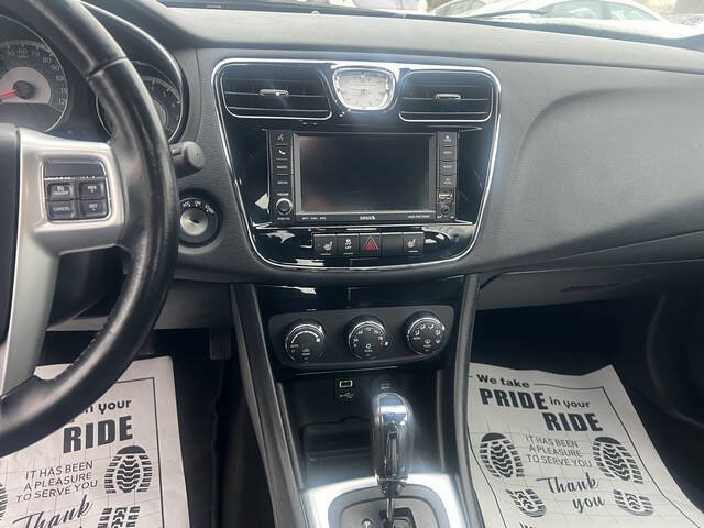 2011 Chrysler 200 Limited