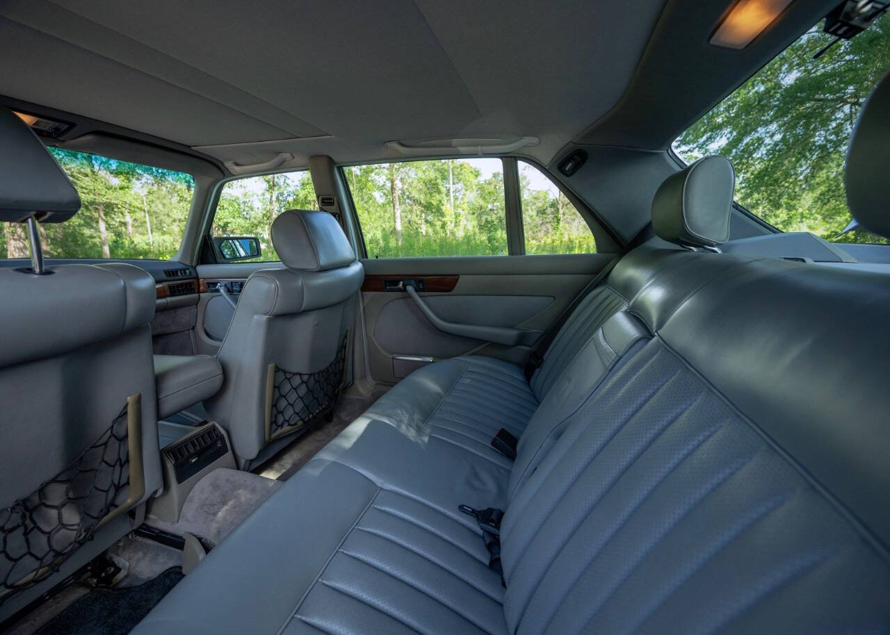 1988 Mercedes-Benz 420-Class 41