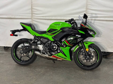 2024 Kawasaki Ninja 650 KRT