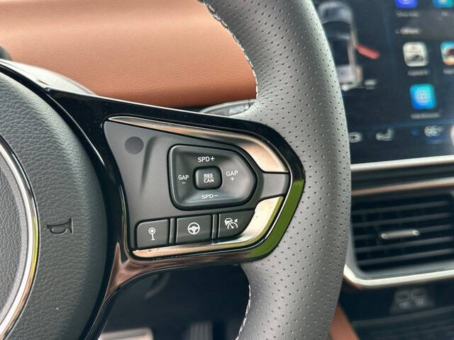 2025 VinFast VF8 Plus