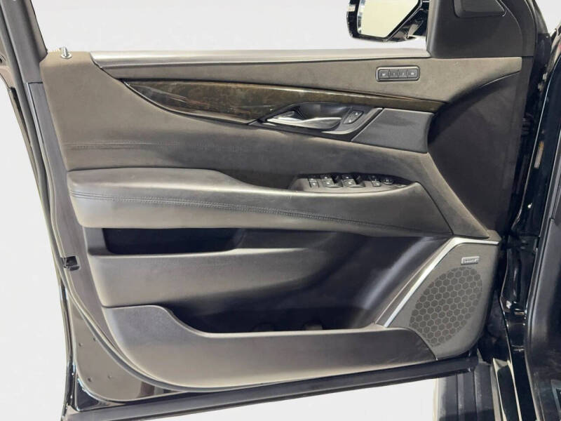 2019 Cadillac Escalade Platinum