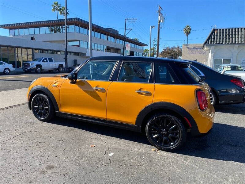 2017 MINI Hardtop 4 Door Cooper