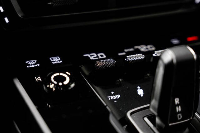 2024 Porsche 911 Dakar