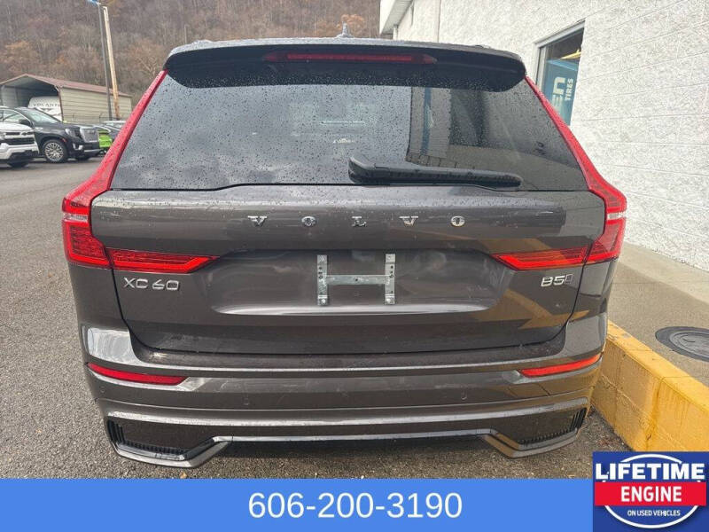 2025 Volvo XC60 B5 Plus Dark Theme