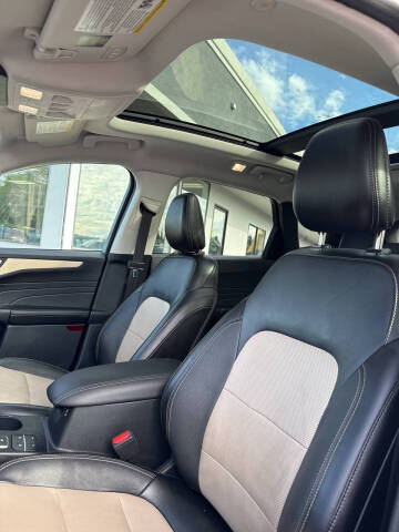 2021 Ford Escape Titanium