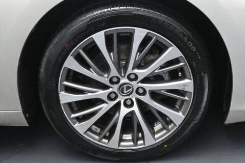 2019 Lexus ES 300h