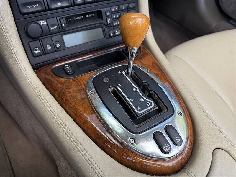 2005 Jaguar XK-Series 27
