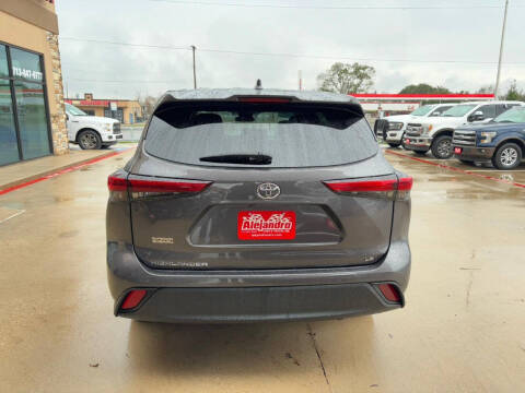 2021 Toyota Highlander LE