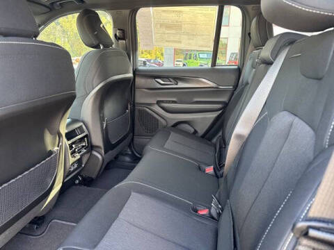 2025 Jeep Grand Cherokee Laredo X