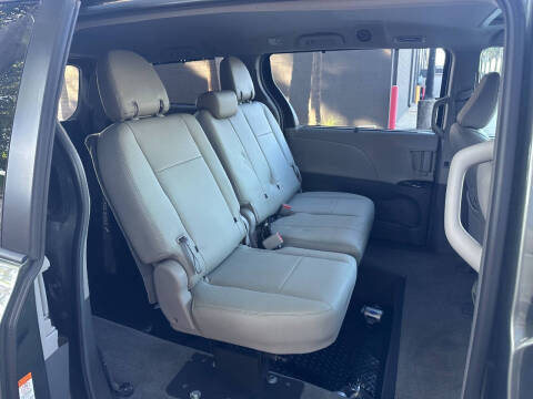 2018 Toyota Sienna XLE 8-Passenger