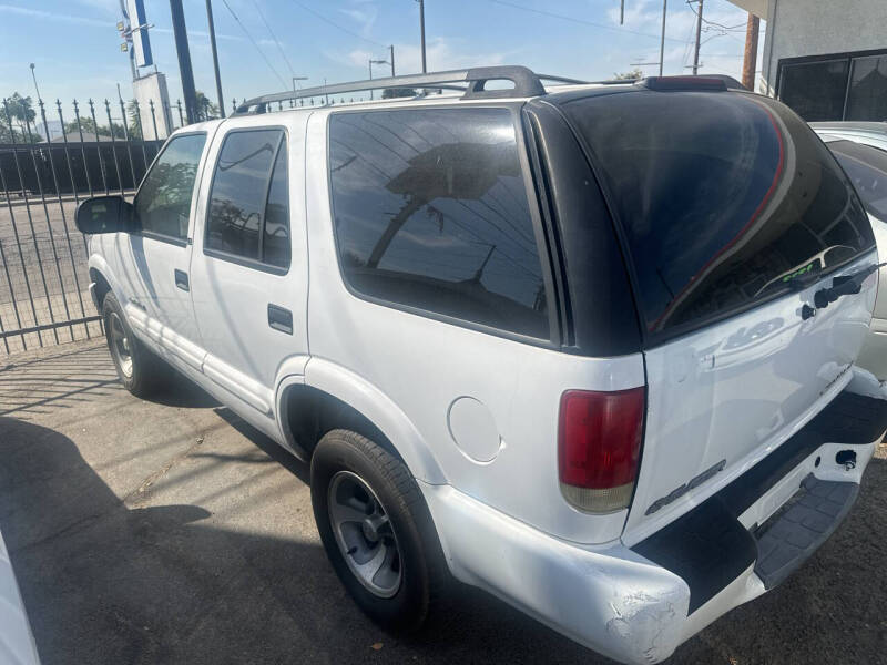 2003 Chevrolet Blazer LS photo 4