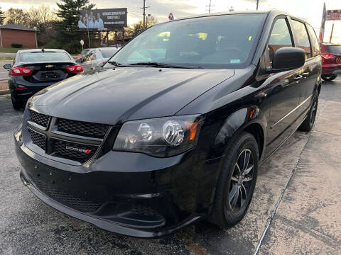 2015 Dodge Grand Caravan for sale at K & B AUTO SALES LLC in Saint Louis MO