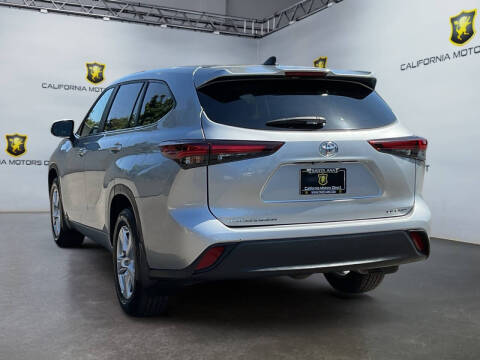 2024 Toyota Highlander LE