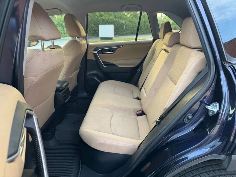 2021 Toyota RAV4 Hybrid XLE