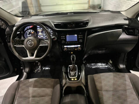 2017 Nissan Rogue Sport SV