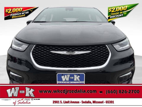 2026 Chrysler Pacifica Select